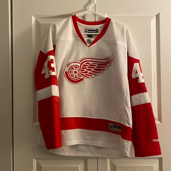 Tops - Helm red wings jersey